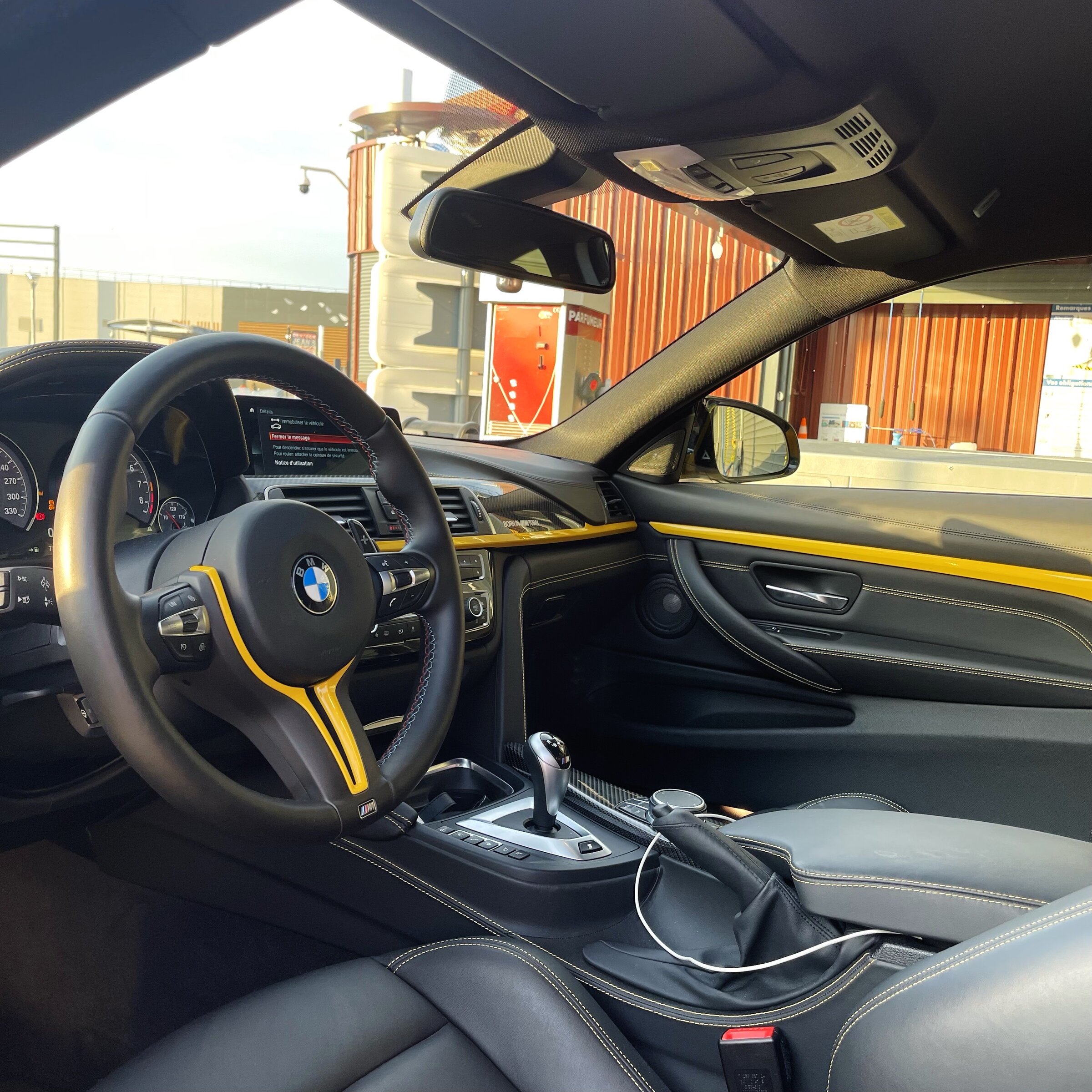 Atelier US Carwash, pare-brise et detailing